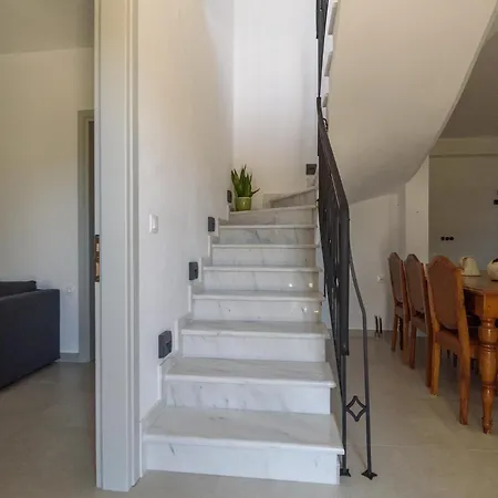Homestay Orange House - Upper West